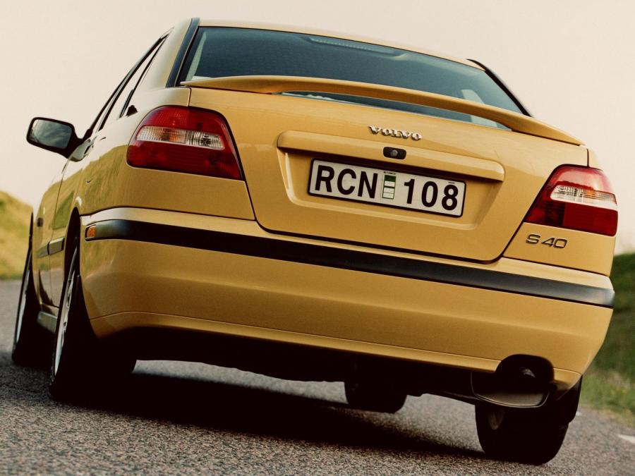  Volvo S40 1999 года  (фото 6 из 17)